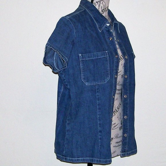 NWOT Short Sleeve Denim Shirt - Picture 4 of 6
